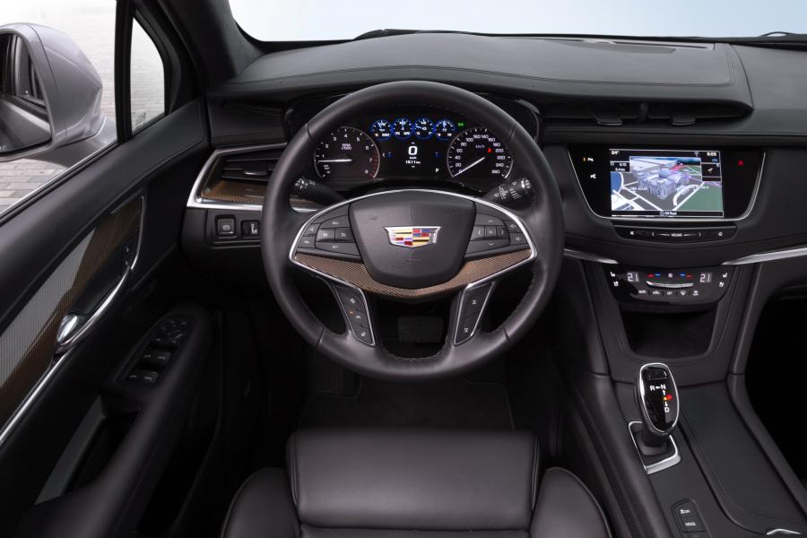 Торпедо Cadillac XT5 2016 года  (EU) (фото 3 из 42)